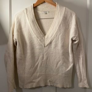 Madewell white-ivory wool blend v-neck sweater, size XS